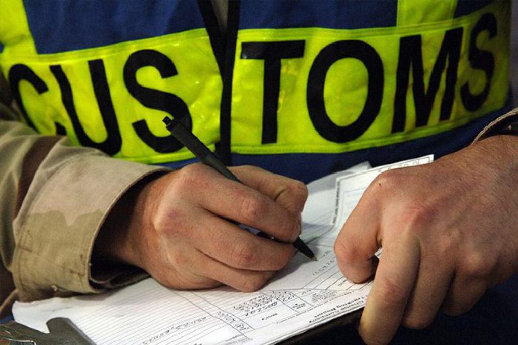 customs-agent